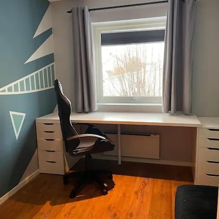 فيلة Stor Enebolig Med Terrasse, 5 Soverom, Parkering