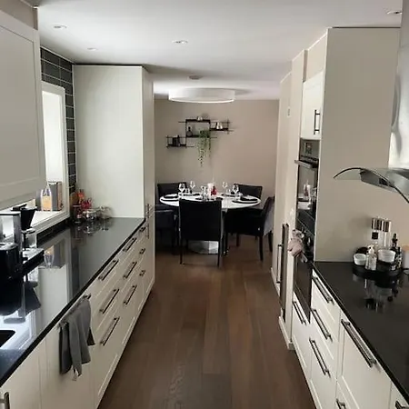 Stor Enebolig Med Terrasse, 5 Soverom, Parkering טרונדהיים